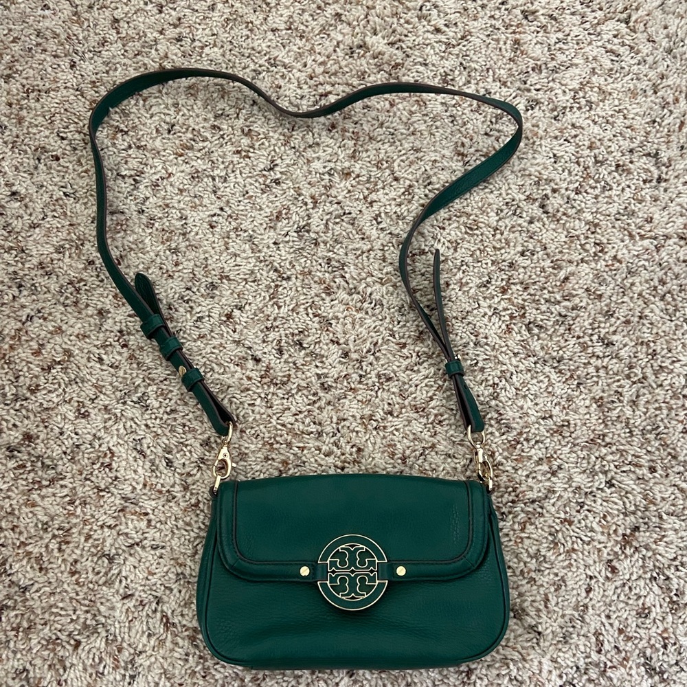 Like new tory burch cross body bag